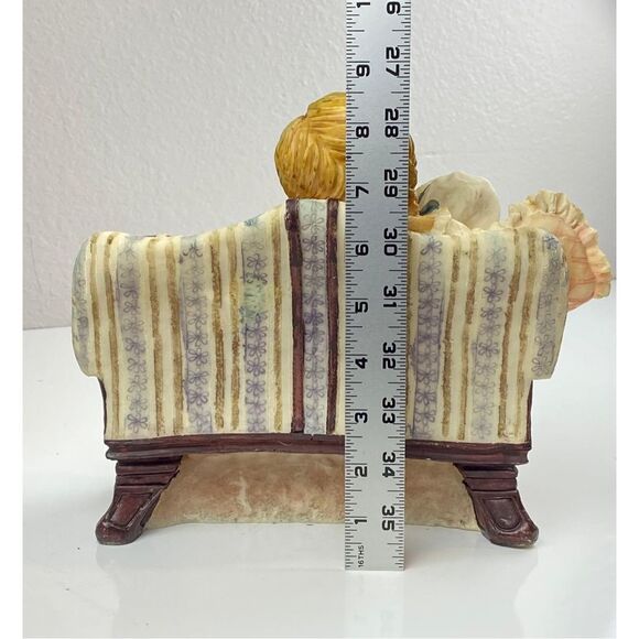 Vintage Mother Sleeping w/ Children & Dog on the Couch Figurine Resin Rare BE202 - Picture 5 of 7